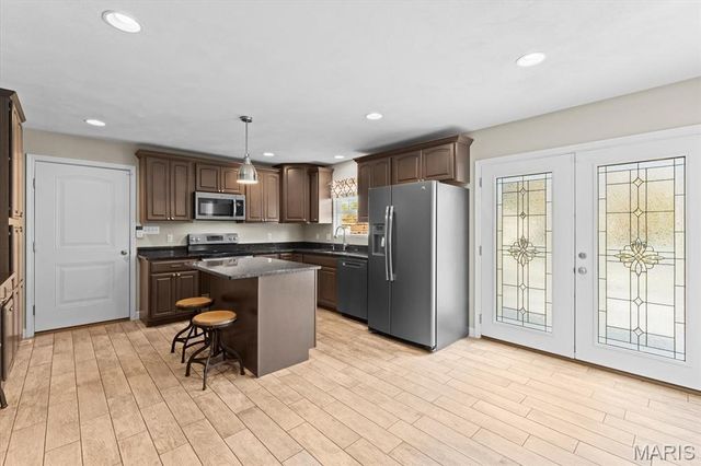 2060 Decker Road, Maryville, IL 62062