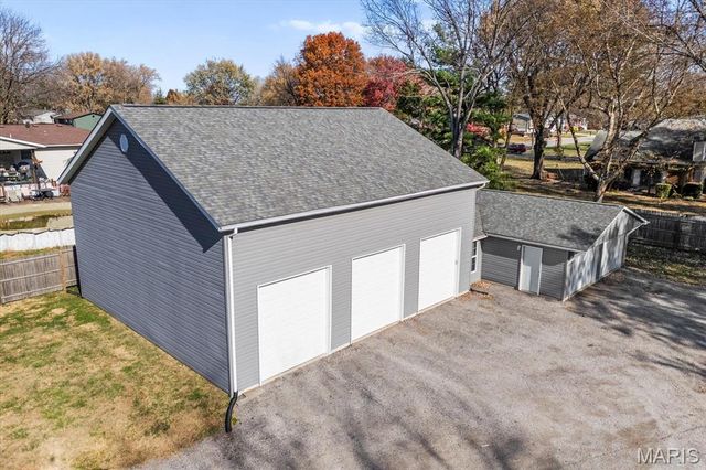 2060 Decker Road, Maryville, IL 62062