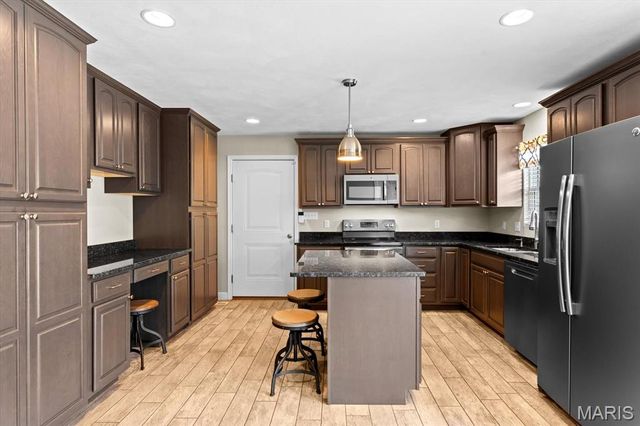 2060 Decker Road, Maryville, IL 62062