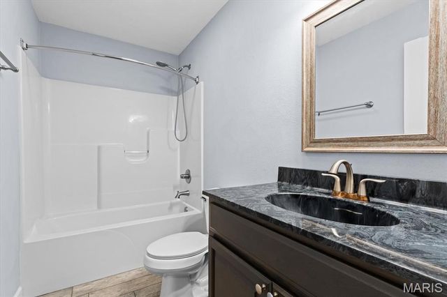 2060 Decker Road, Maryville, IL 62062