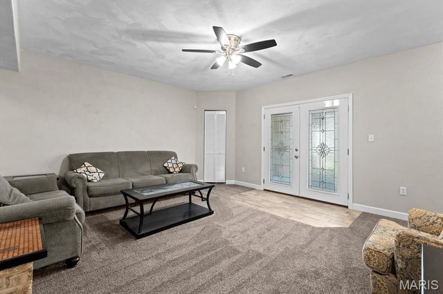 2060 Decker Road, Maryville, IL 62062