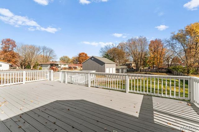 2060 Decker Road, Maryville, IL 62062