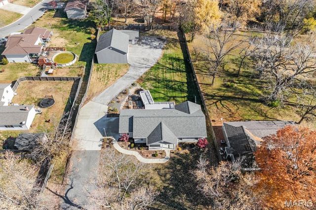 2060 Decker Road, Maryville, IL 62062