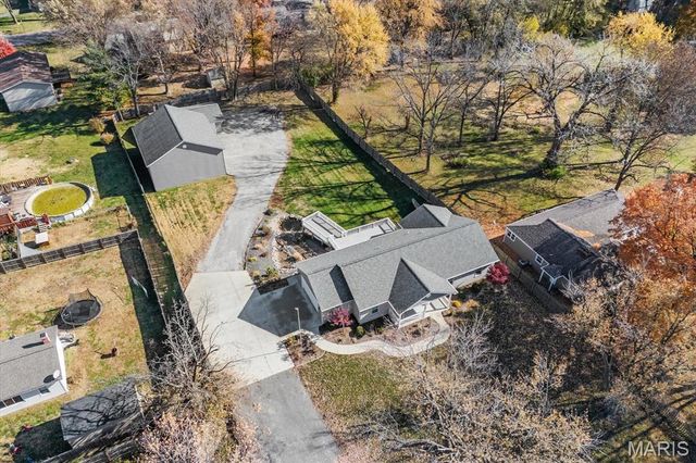 2060 Decker Road, Maryville, IL 62062