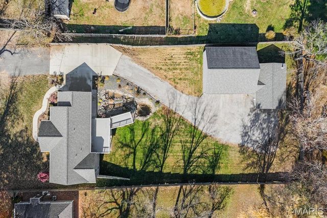 2060 Decker Road, Maryville, IL 62062