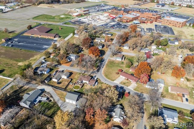 2060 Decker Road, Maryville, IL 62062