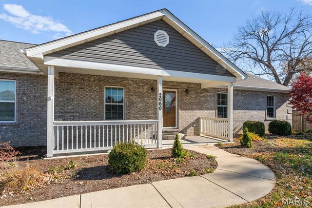 2060 Decker Road, Maryville, IL 62062