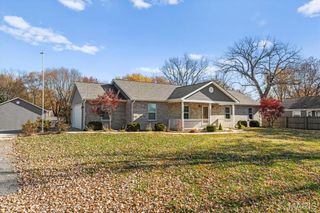 2060 Decker Road, Maryville, IL 62062