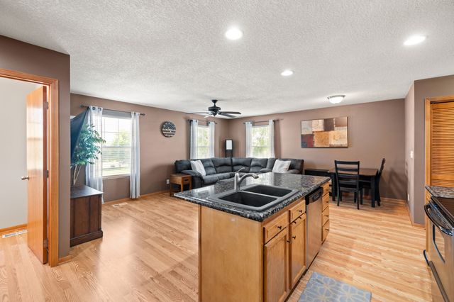 904 NE 48th Lane, Ankeny, IA 50021