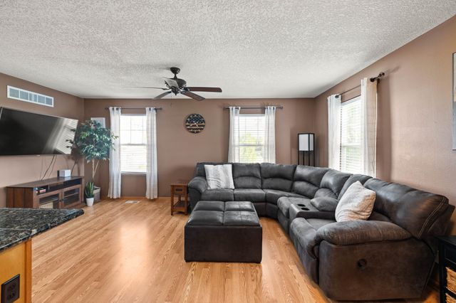 904 NE 48th Lane, Ankeny, IA 50021