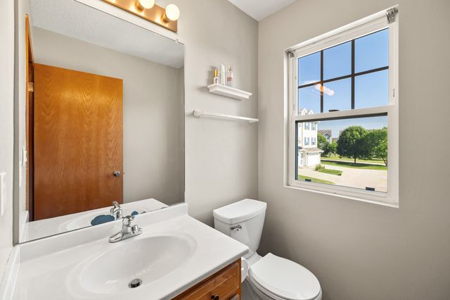 904 NE 48th Lane, Ankeny, IA 50021