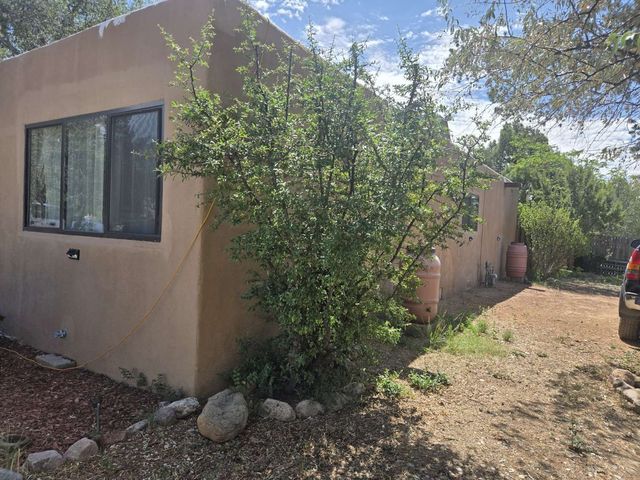 2704 Calle Cedro, Santa Fe, NM 87505