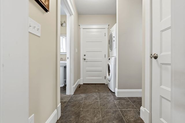 28 Follinsbee Ln 28, West Newbury, MA 01985