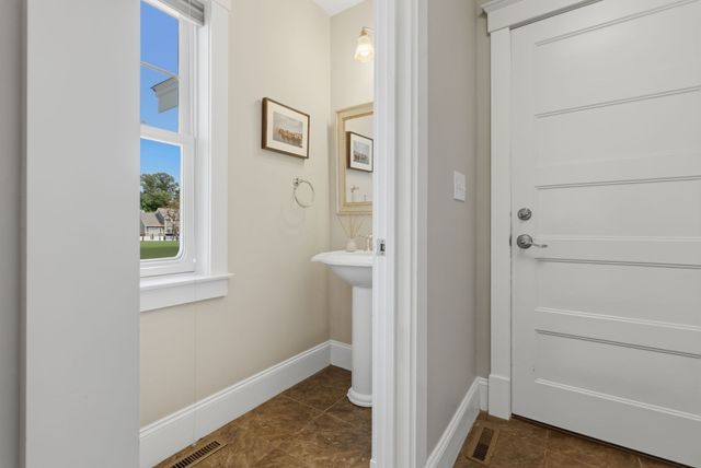 28 Follinsbee Ln 28, West Newbury, MA 01985