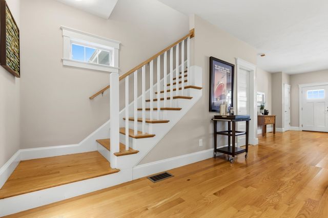28 Follinsbee Ln 28, West Newbury, MA 01985