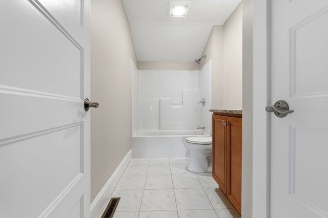 28 Follinsbee Ln 28, West Newbury, MA 01985