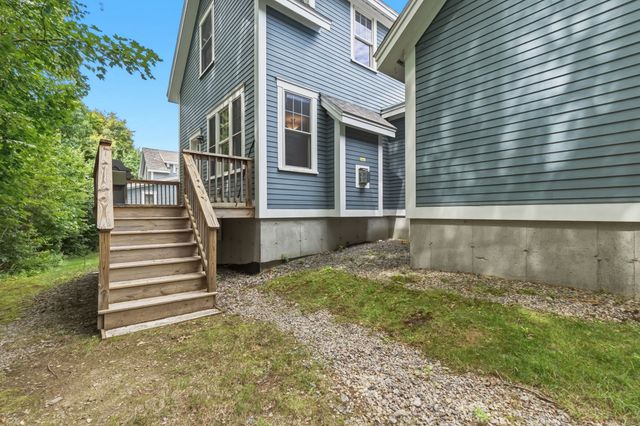 28 Follinsbee Ln 28, West Newbury, MA 01985
