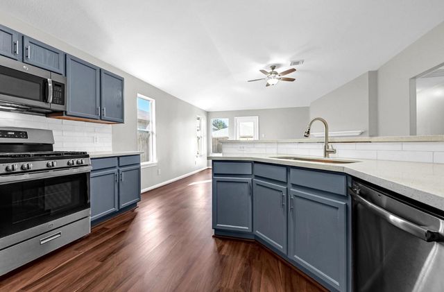 4018 Floral Way Ct, Fresno, TX 77545