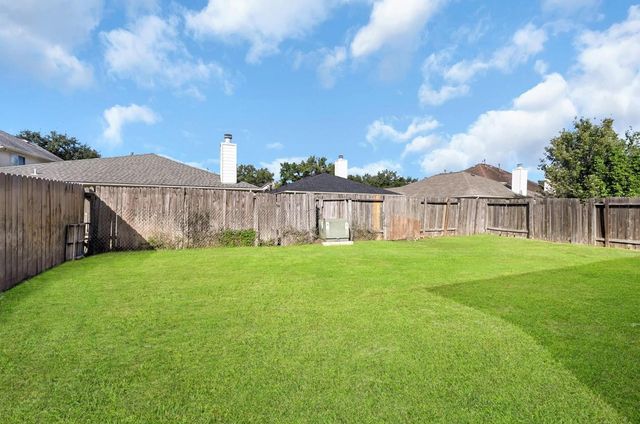 4018 Floral Way Ct, Fresno, TX 77545