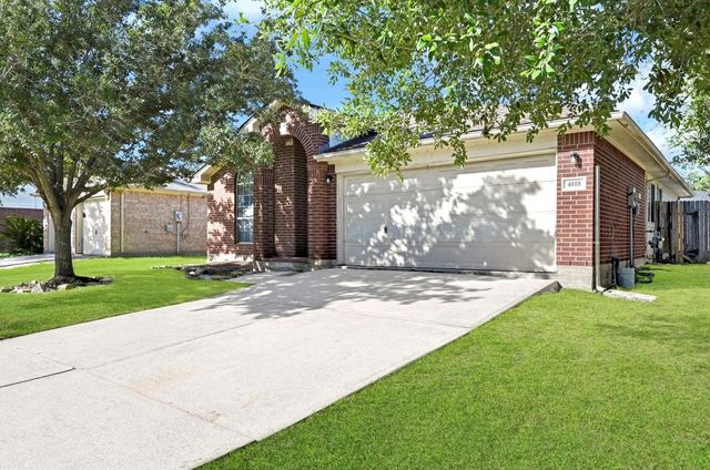 4018 Floral Way Ct, Fresno, TX 77545