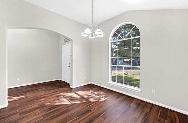 4018 Floral Way Ct, Fresno, TX 77545