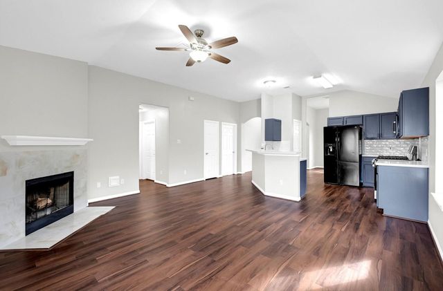 4018 Floral Way Ct, Fresno, TX 77545