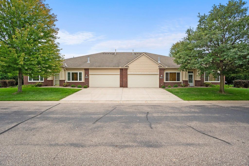 12010 Vermillion Street NE D, Blaine, MN 55449 — photo 2