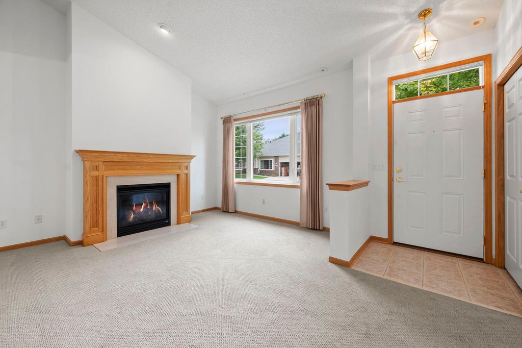 12010 Vermillion Street NE D, Blaine, MN 55449 — photo 5