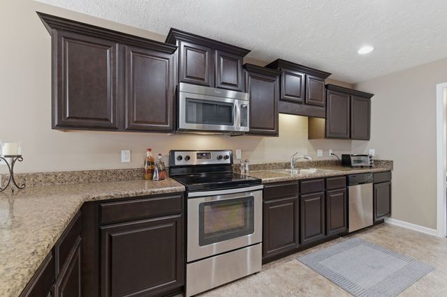 1913 Calydon Ct, Murfreesboro, TN 37128