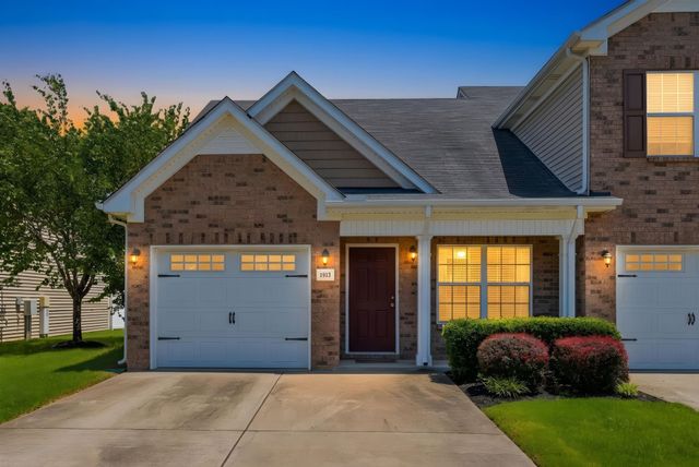 1913 Calydon Ct, Murfreesboro, TN 37128