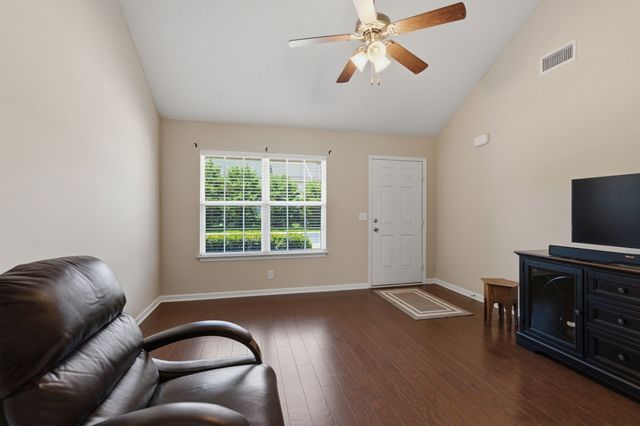 1913 Calydon Ct, Murfreesboro, TN 37128