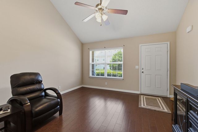 1913 Calydon Ct, Murfreesboro, TN 37128