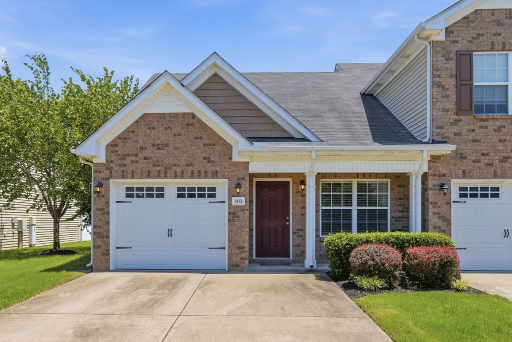 1913 Calydon Ct, Murfreesboro, TN 37128