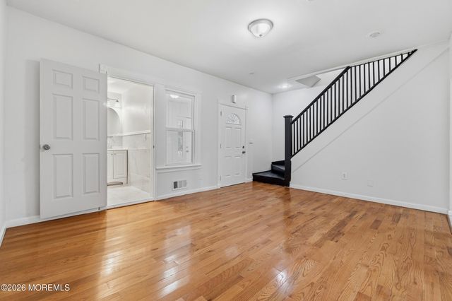 35 Grand Avenue, Newark, NJ 07102