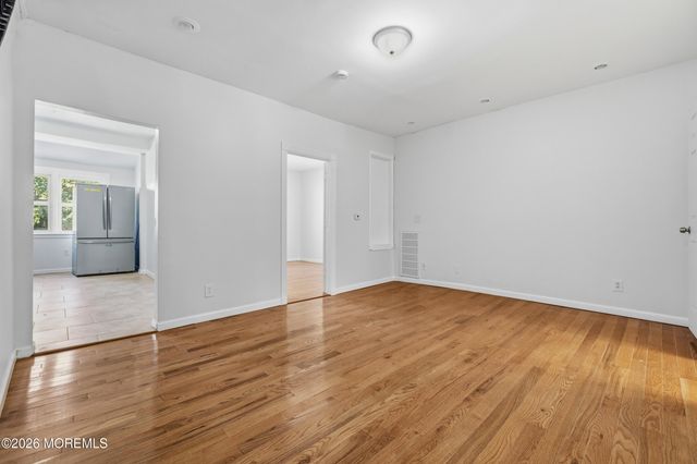 35 Grand Avenue, Newark, NJ 07102