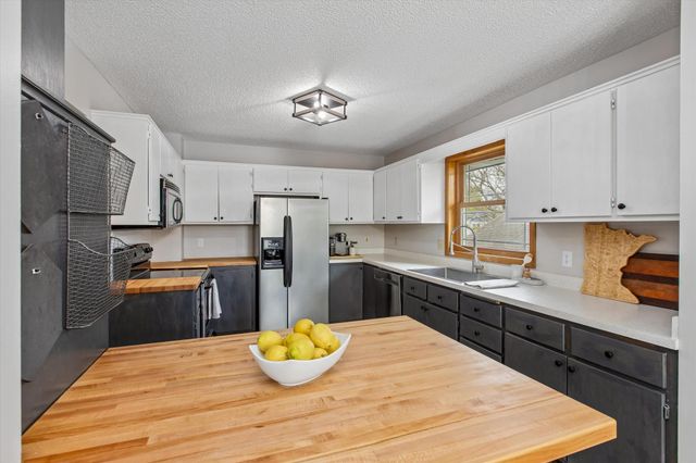 13916 York Avenue S, Burnsville, MN 55337