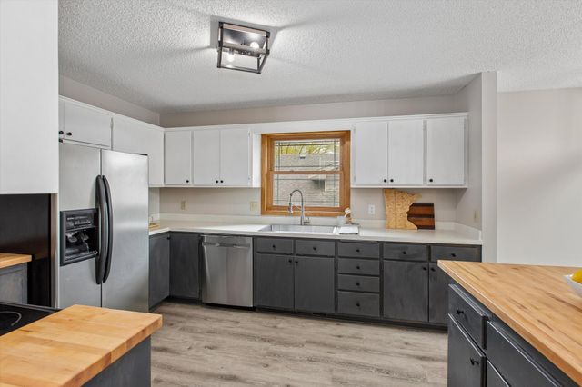 13916 York Avenue S, Burnsville, MN 55337