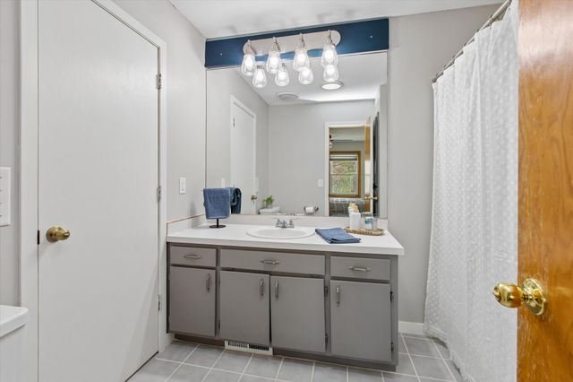 13916 York Avenue S, Burnsville, MN 55337