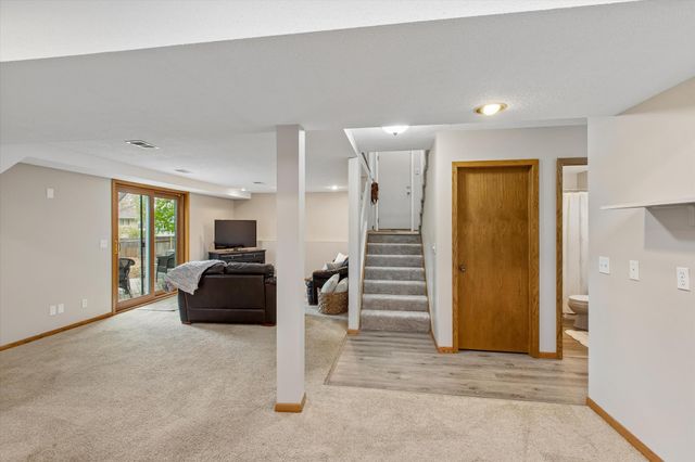 13916 York Avenue S, Burnsville, MN 55337