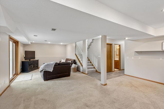 13916 York Avenue S, Burnsville, MN 55337