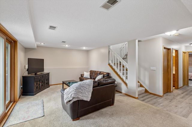 13916 York Avenue S, Burnsville, MN 55337