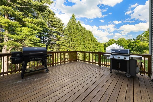 47 Fuller Rd, Palmer, MA 01069
