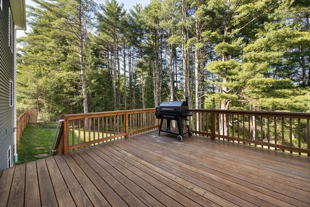 47 Fuller Rd, Palmer, MA 01069