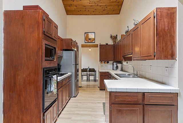 7310 N Applegate Road, Grants Pass, OR 97527