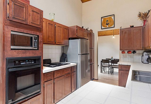 7310 N Applegate Road, Grants Pass, OR 97527