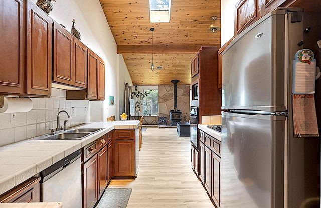 7310 N Applegate Road, Grants Pass, OR 97527