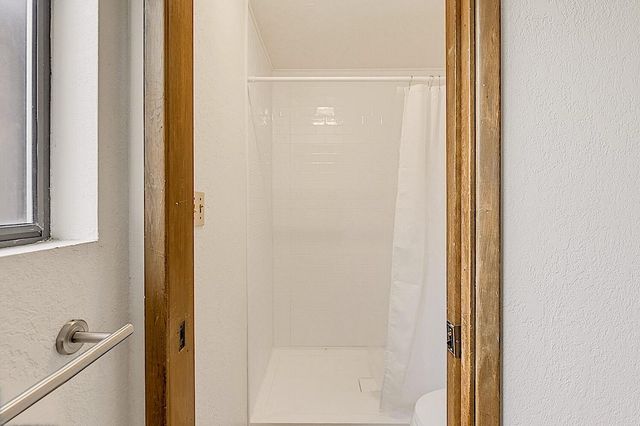 7310 N Applegate Road, Grants Pass, OR 97527