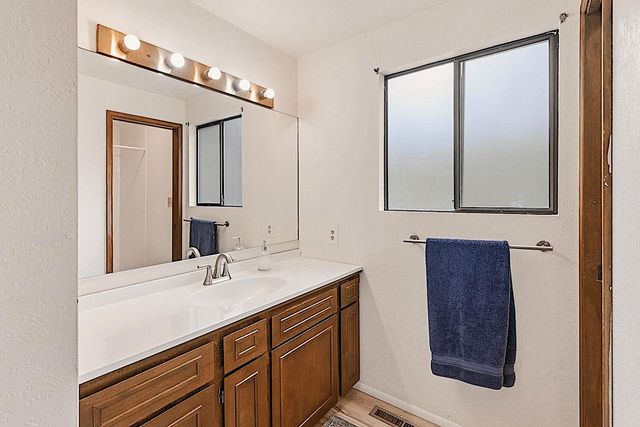 7310 N Applegate Road, Grants Pass, OR 97527