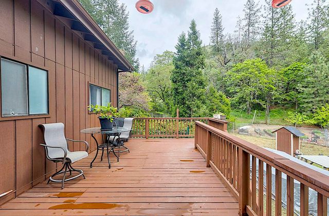 7310 N Applegate Road, Grants Pass, OR 97527