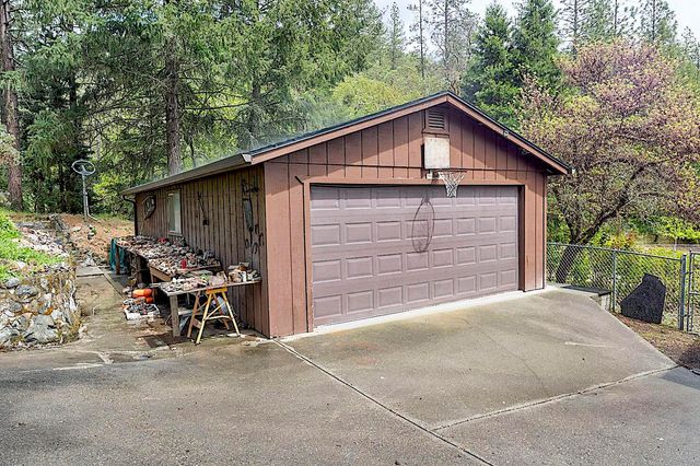 7310 N Applegate Road, Grants Pass, OR 97527